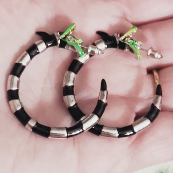 Beetle juice sand worm stripe earrings Halloween costumes New stripe hoops silve - Picture 8 of 13